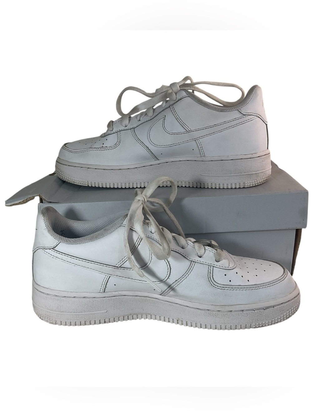 Nike Air Force 1 Youth Size 7 Y White Leather Low Sneakers FV5951-111